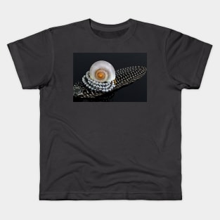 Shell, feather and a pearl necklace Kids T-Shirt